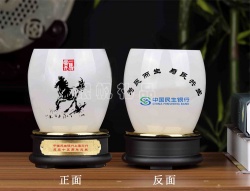 【中國民生銀行】高檔筆筒辦公擺件定制案例